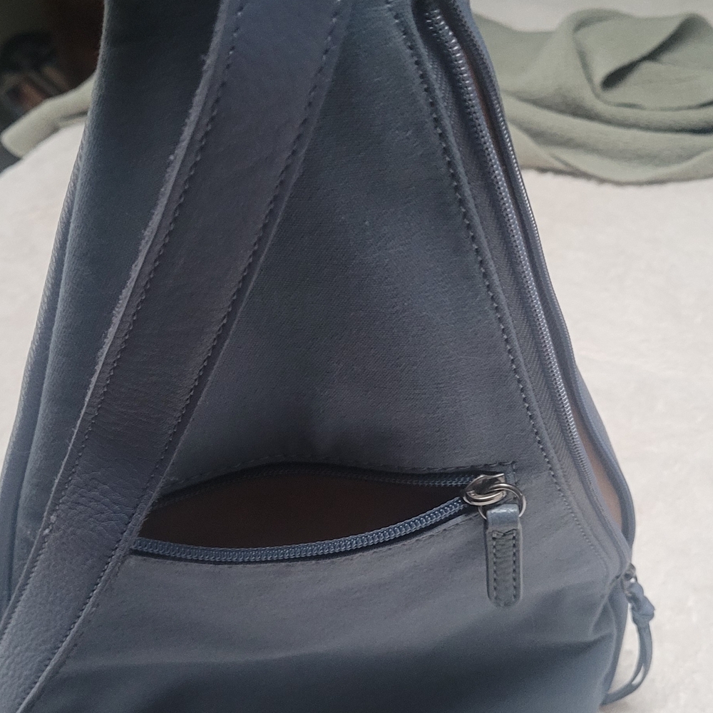 The Sak Blue Leather Sling Bag - Picture 3 of 7